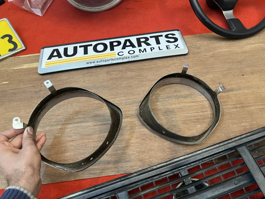 Datsun 1200 120y b110 GL grille with bezels set (15)