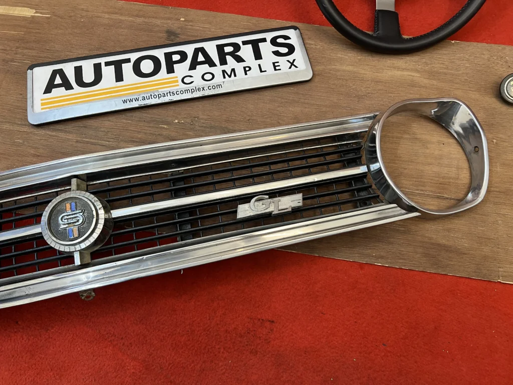 Datsun 1200 120y b110 GL grille with bezels set (3)