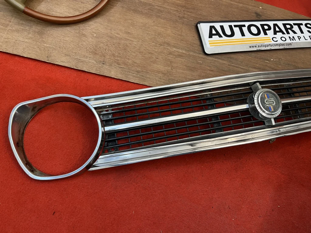 Datsun 1200 120y b110 GL grille with bezels set (4)