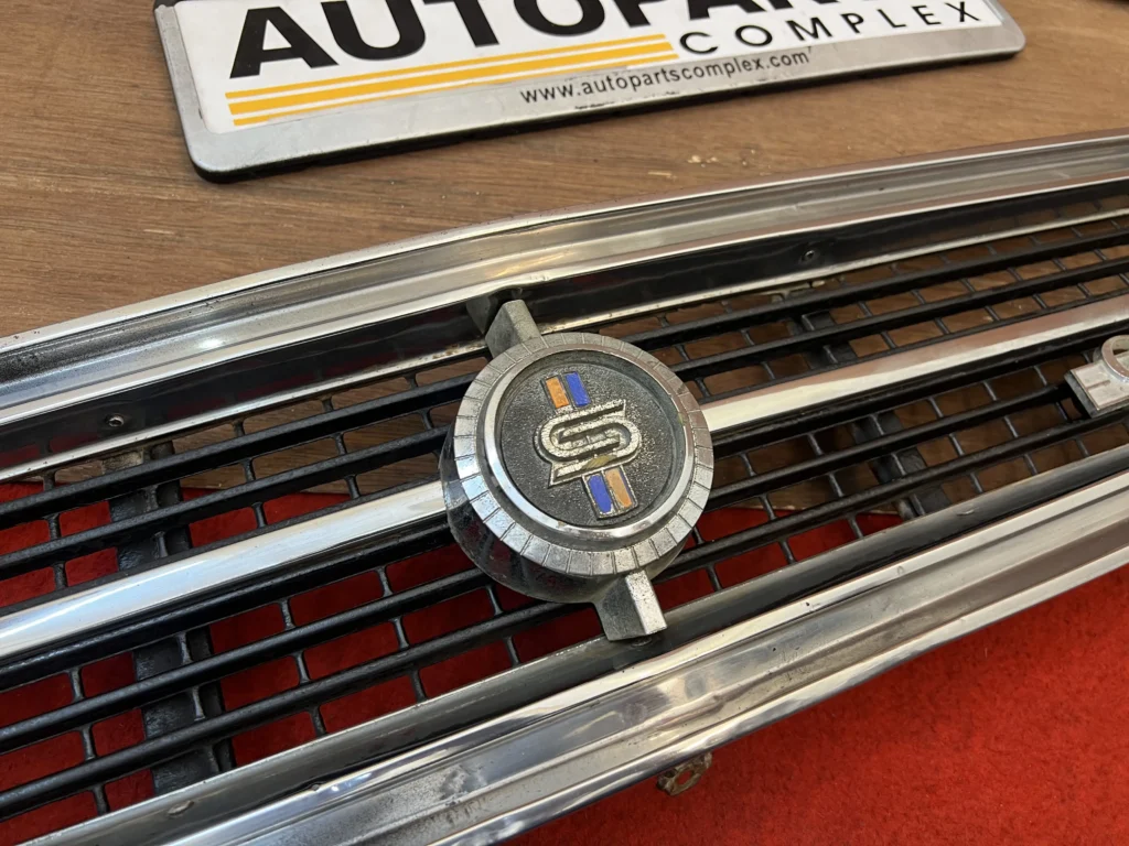 Datsun 1200 120y b110 GL grille with bezels set (5)