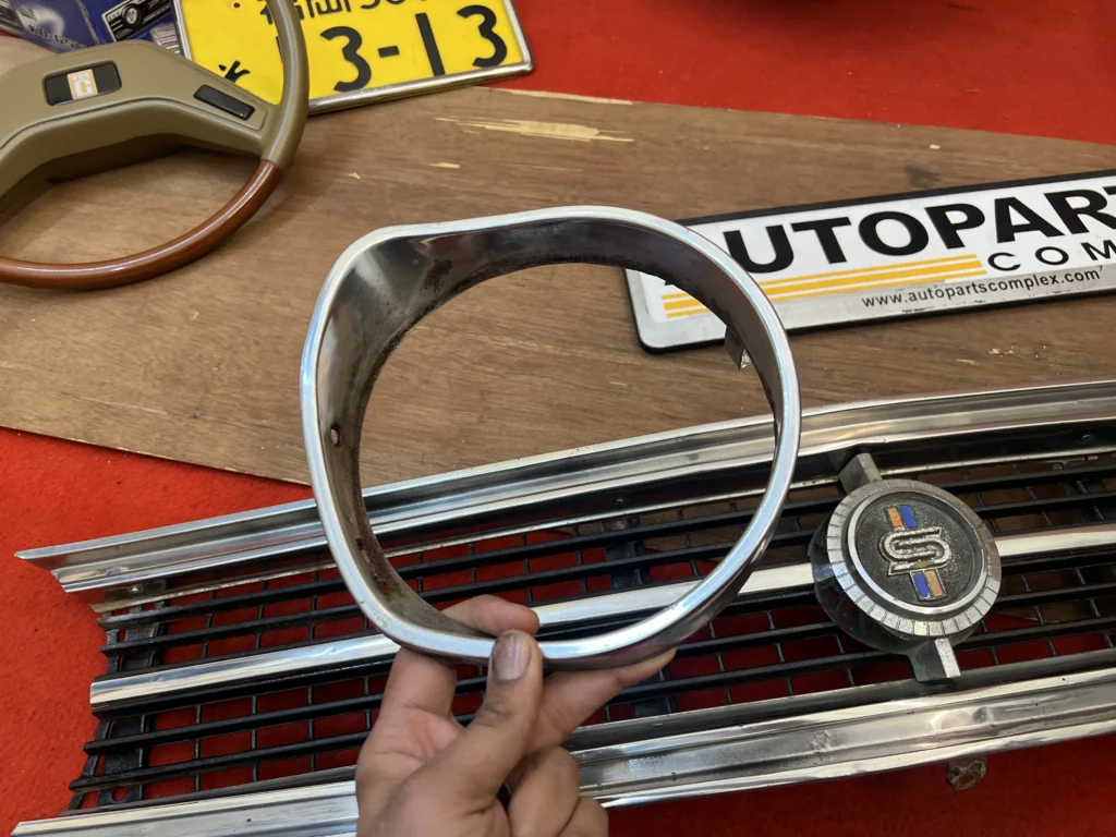 Datsun 1200 120y b110 GL grille with bezels set (9)