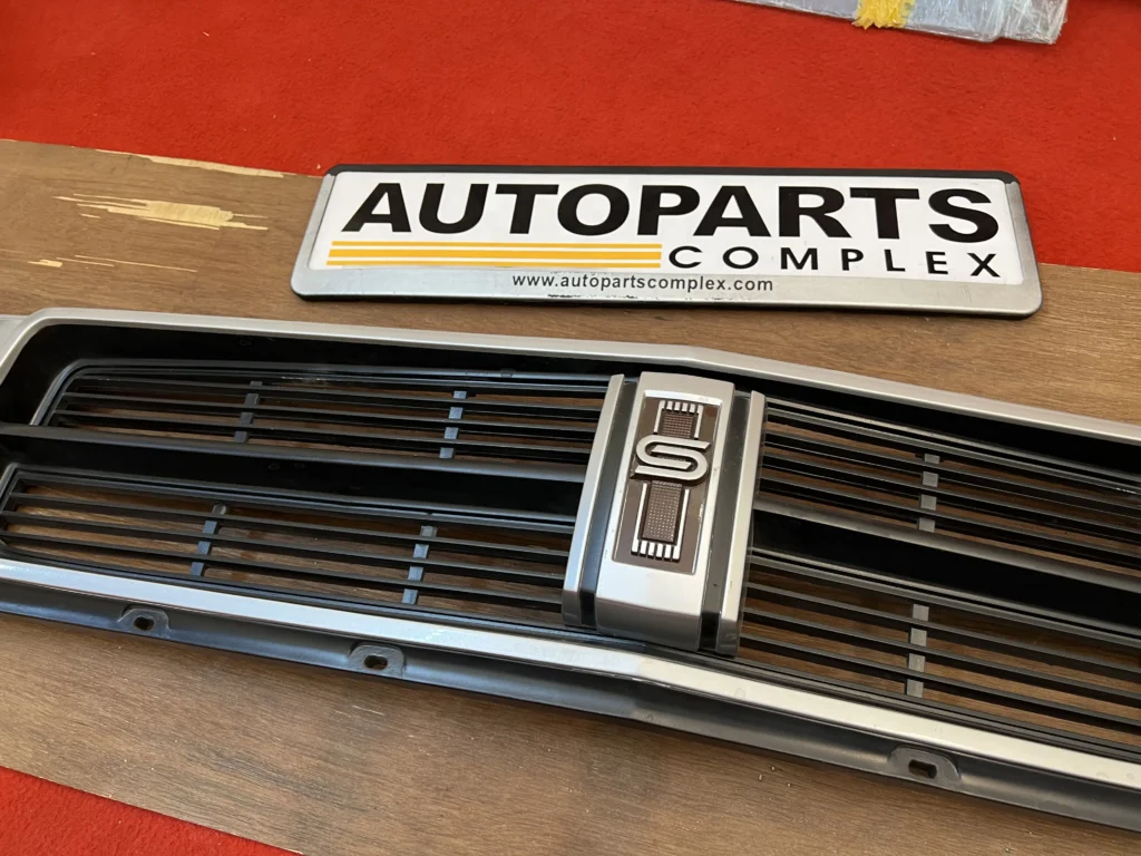 Datsun 1200 b110 120Y OEM front radiator grille (5)