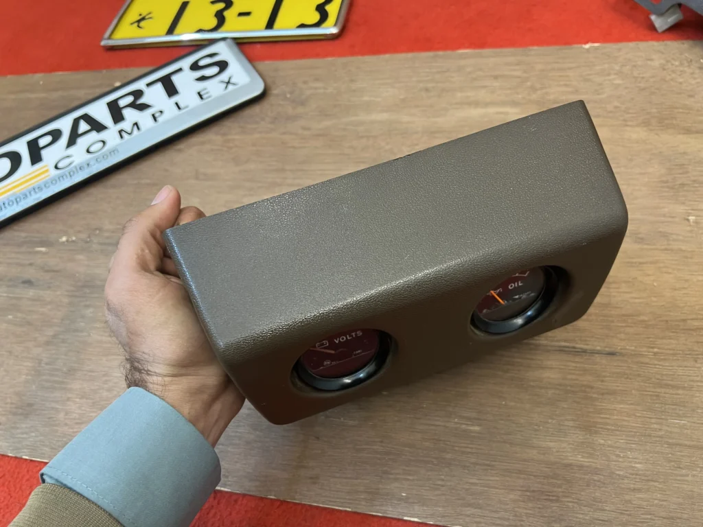 Hilux pickup 1979 - 1983 SR5 voltmeter (6)