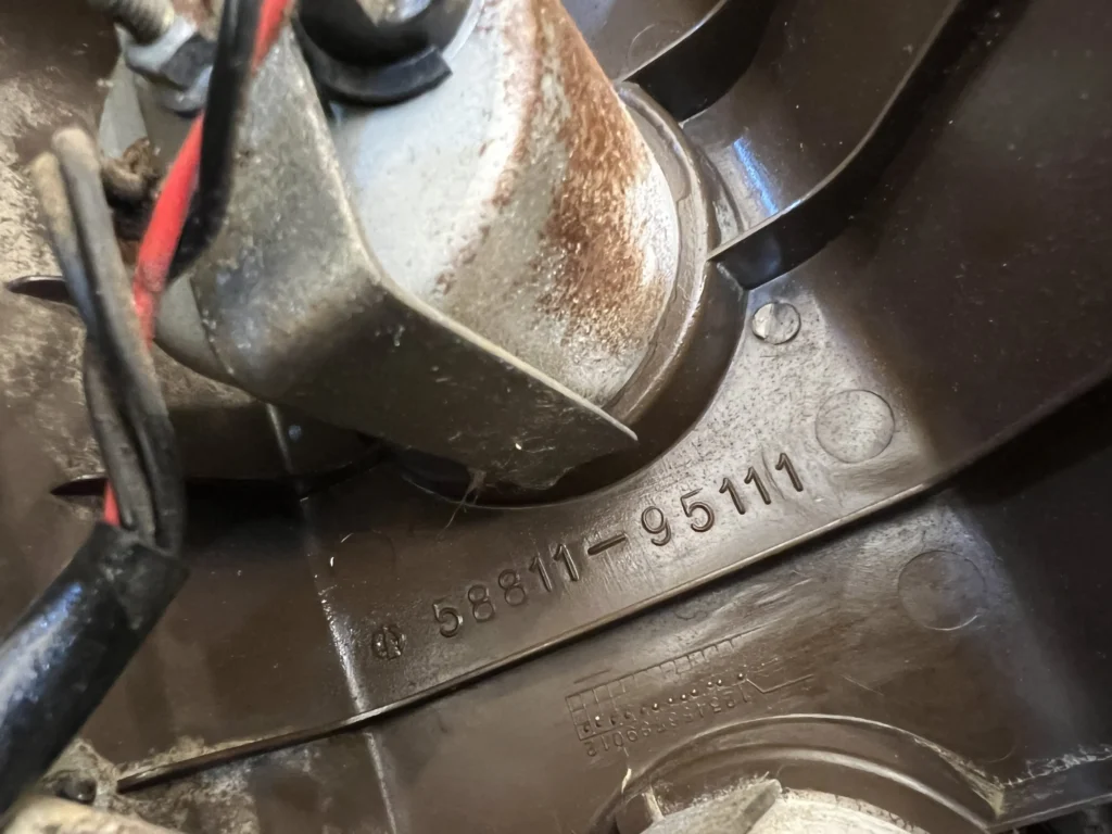 Hilux pickup 1979 - 1983 voltmeter (1)