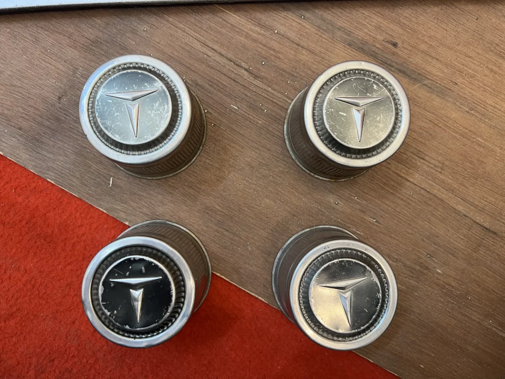 OEM Toyota center caps fit corolla 1976, corolla 1980 - 1983 te72 ke70, Carina Ta40 (3)