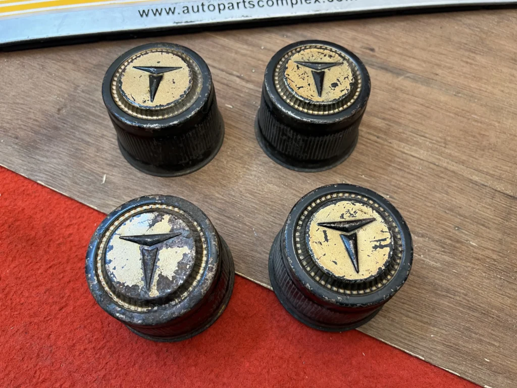 OEM Toyota center caps fits corolla ke30 (4)