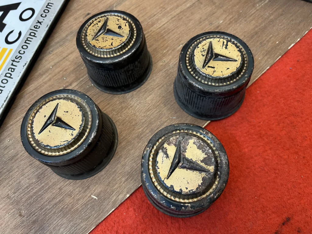 OEM Toyota center caps fits corolla ke30 (5)