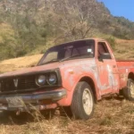 TOYOTA HILUX RN20 RN25 Pickup Truck Emblem Badge Front Grille badge (1)