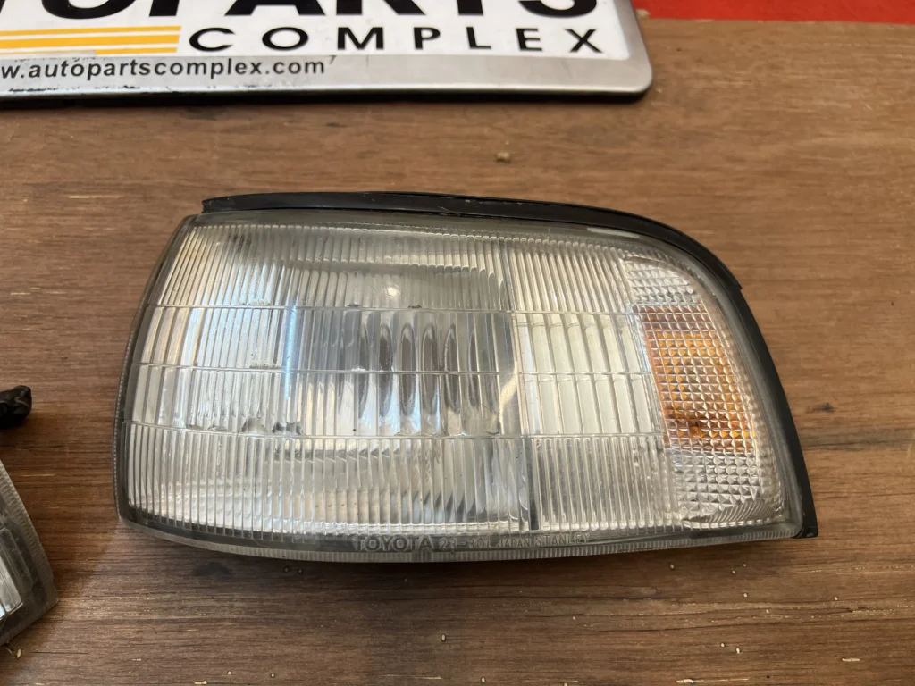 Toyota Cresta GX81 JZX81 1988 - 1992 Front Corner Lamps pair (4)