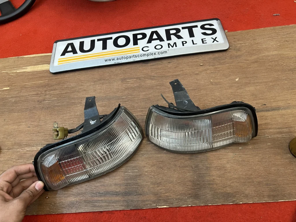 Toyota Cresta GX81 JZX81 1988 - 1992 Front Corner Lamps pair (7)