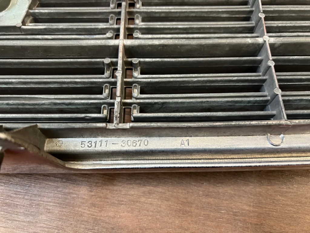 Toyota crown jzs151 jzs155 1995 - 1997 front radiator grille (10)