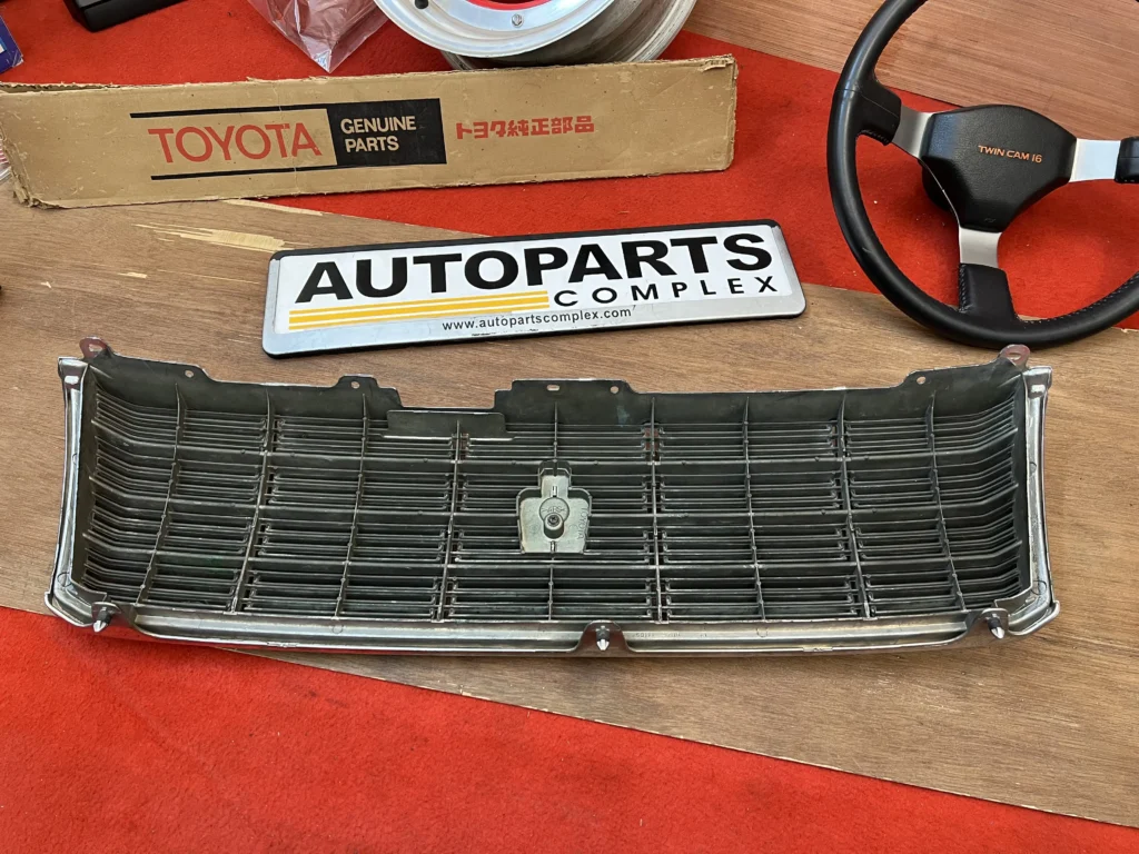 Toyota crown jzs151 jzs155 1995 - 1997 front radiator grille (6)