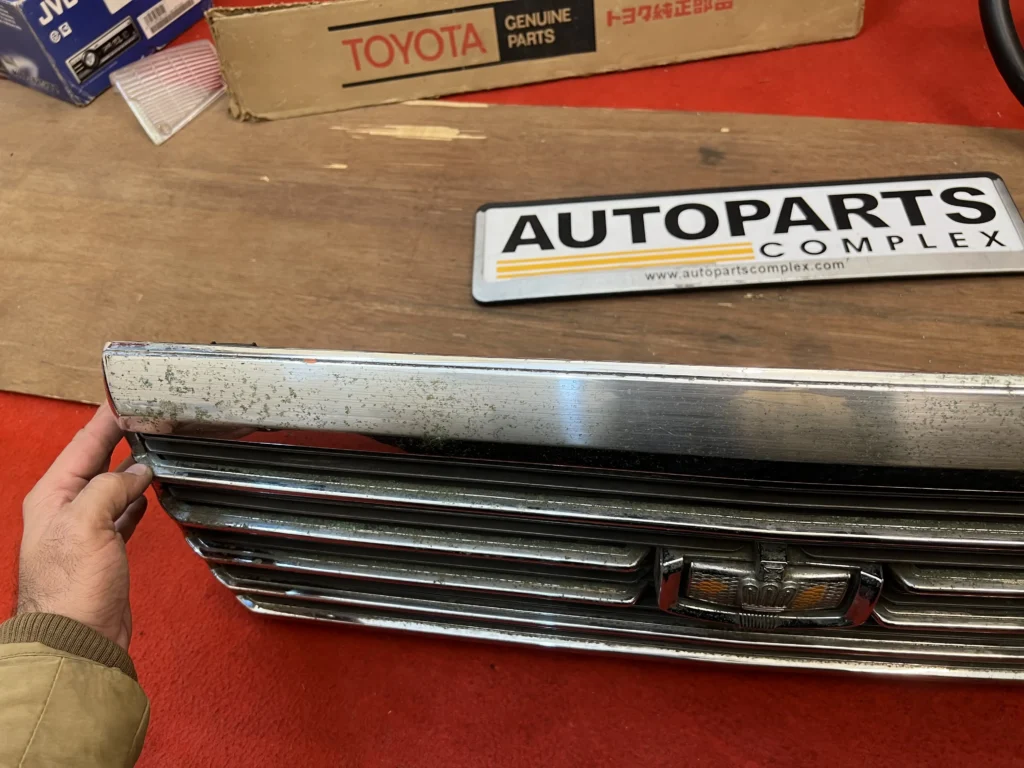Toyota crown ms100 ms105 front radiator grille (6)