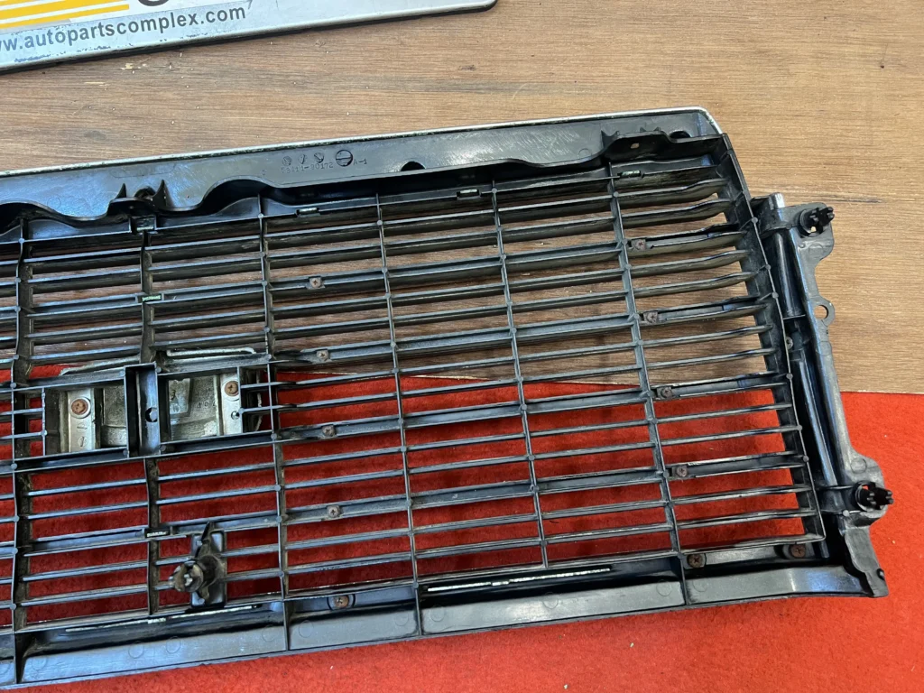 Toyota crown ms100 ms105 front radiator grille (8)