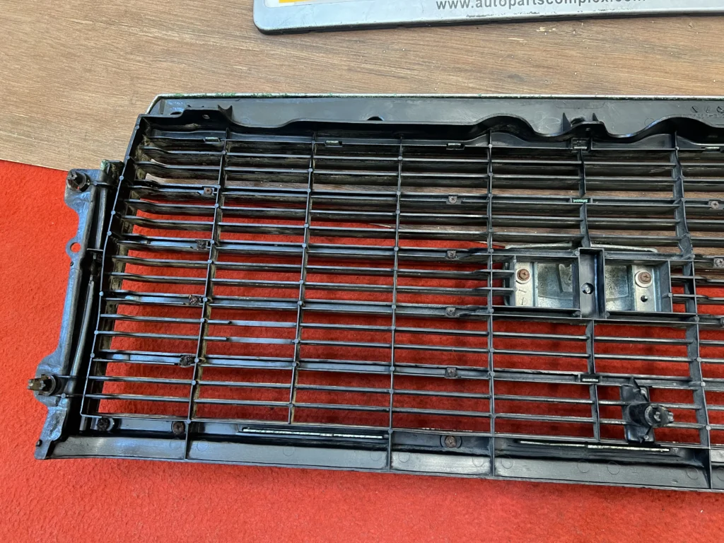 Toyota crown ms100 ms105 front radiator grille (9)