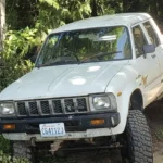 Toyota pickup Hilux 4wd 1981 1982 1983 grille Toyota badge (1)