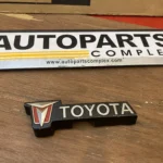 Toyota pickup Hilux 4wd 1981 1982 1983 grille Toyota badge (2)