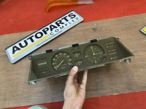 Corolla 1980 1981 RHD dash cluster (2)