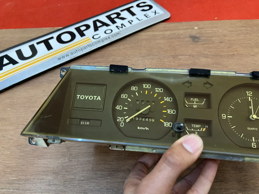 Corolla 1980 1981 RHD dash cluster (4)