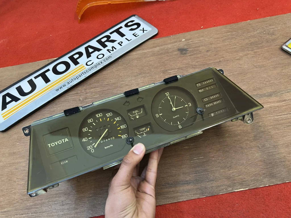 Corolla 1980 1981 RHD dash cluster (5)