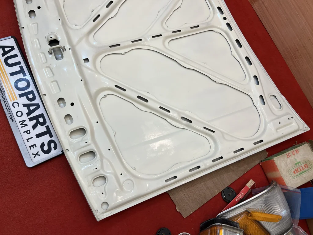 Corolla 1980 1981 sedanwagon ke70 te72 bonnet (11)