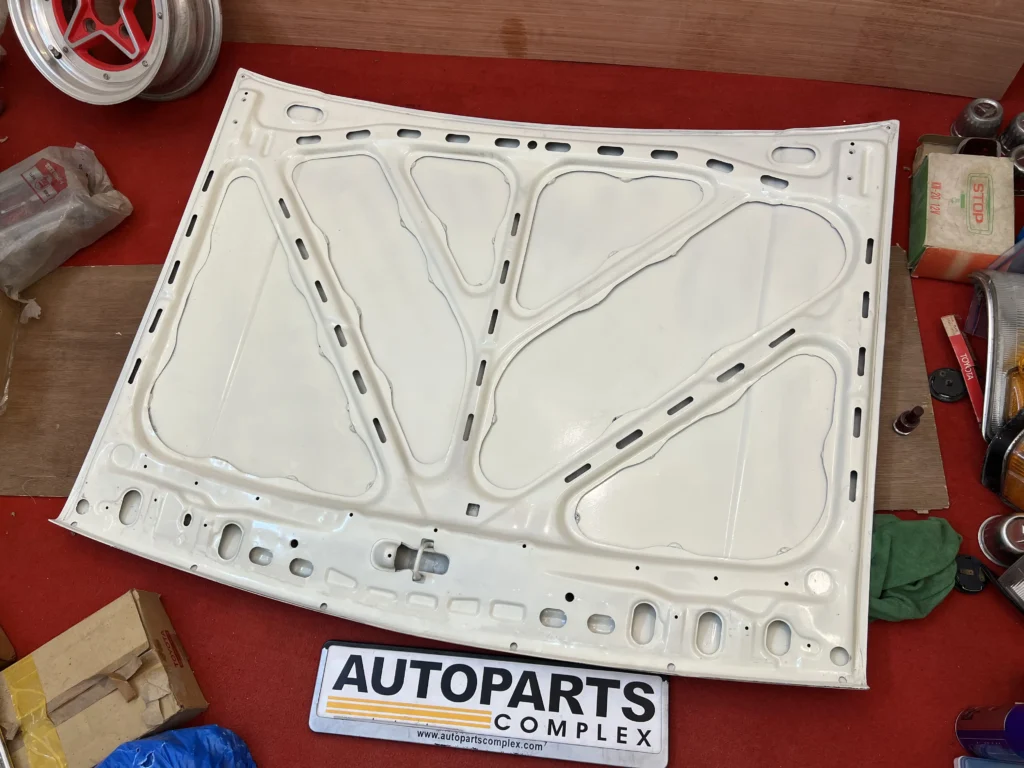 Corolla 1980 1981 sedanwagon ke70 te72 bonnet (8)