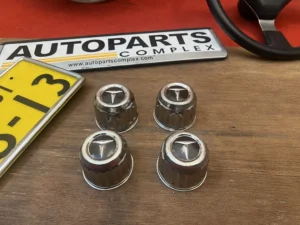 Corolla 1980 - 1983 Ke70 ae70 wheel center caps set of 4 (2)