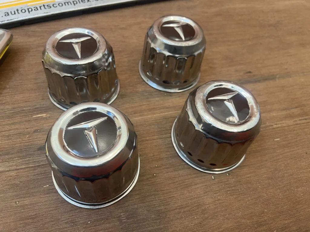 Corolla 1980 - 1983 Ke70 ae70 wheel center caps set of 4 (4)