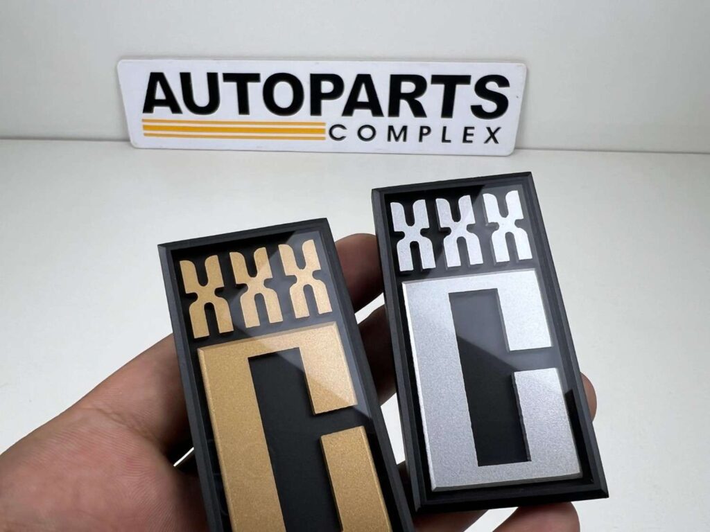 Corolla 1980 Ke70 quadlights grille C badge (3)