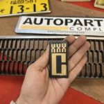 Corolla 1980 XXX C grille badge (Golden) (3)