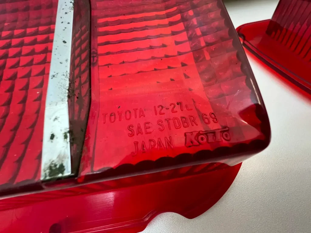 Corolla Sprinter Trueno TE27 KE25 tail light lenses NOS OEM pair (2)