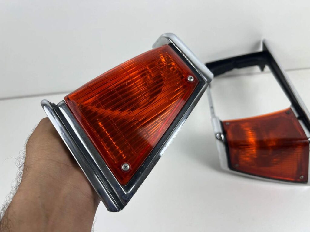 Corolla te72 1982 1983 USDM headlight bezels pair (10)