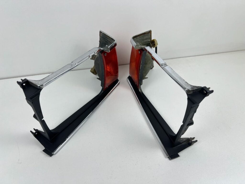 Corolla te72 1982 1983 USDM headlight bezels pair (12)