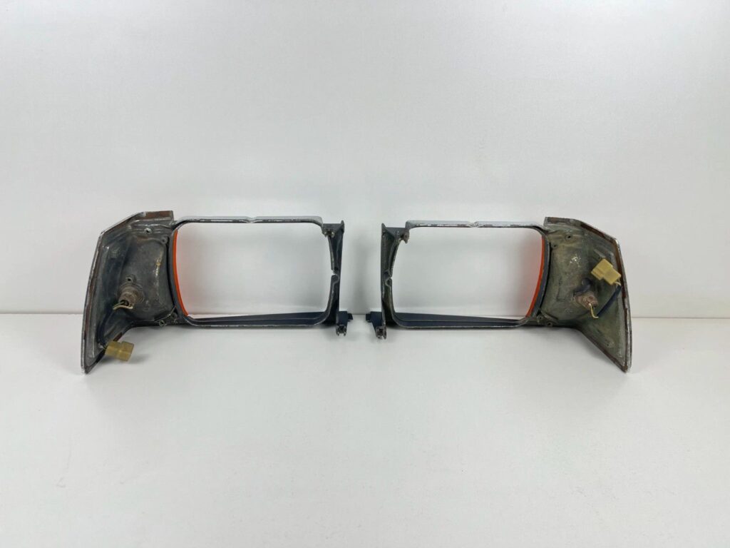 Corolla te72 1982 1983 USDM headlight bezels pair (13)