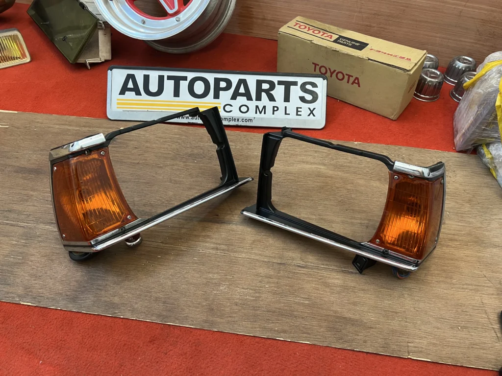 Corolla te72 1982 1983 USDM headlight bezels pair (5)