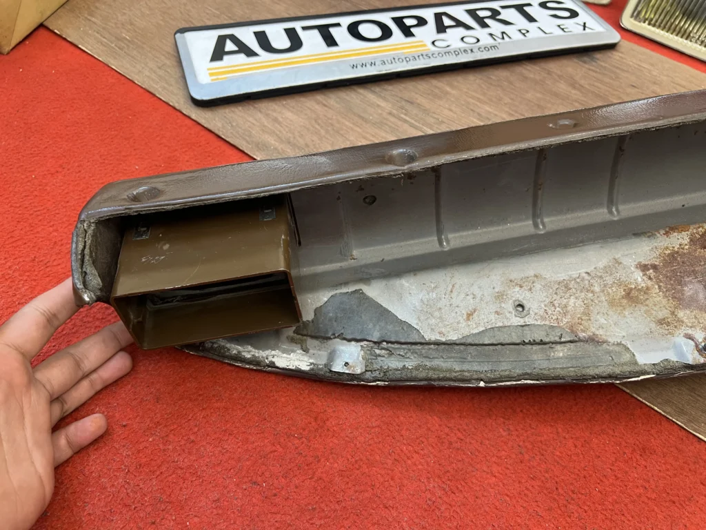 Hilux pickup 4runner 1984 - 1988 RHD dash pad with inclinometer (1)