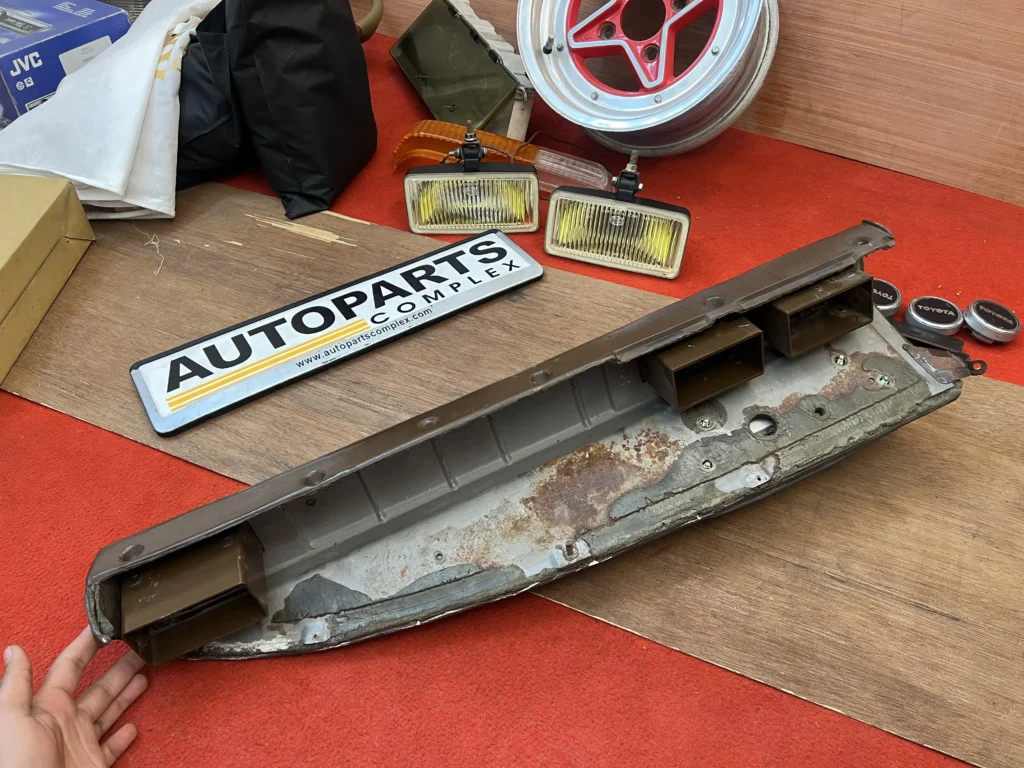 Hilux pickup 4runner 1984 - 1988 RHD dash pad with inclinometer (10)