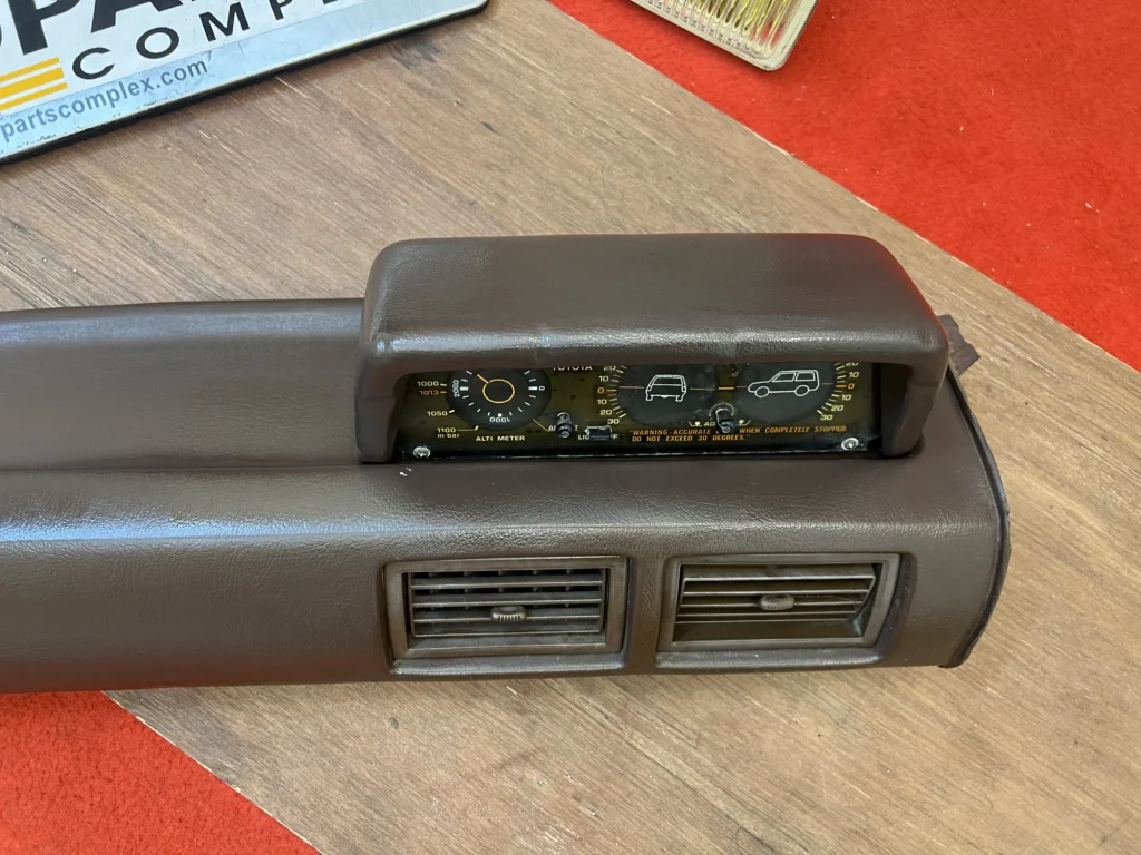 Hilux pickup 4runner 1984 - 1988 RHD dash pad with inclinometer (5)