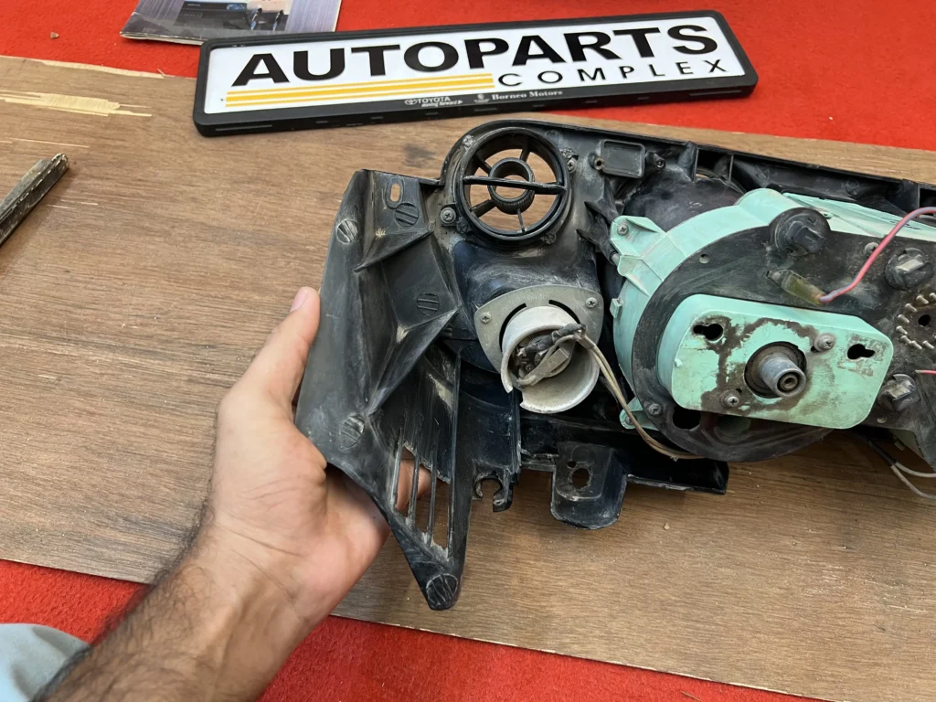 Mazda 808 RHD dash cluster (8)