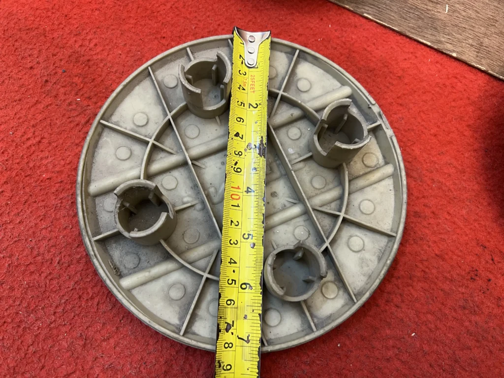 Nissan sunny B11 wheel center caps (1)