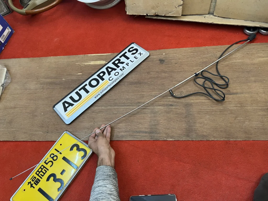 OEM Toyota pillar Antenna for Corolla 1980 1981 Starlet KP60 KP61 Hilux 1979-83 (4)