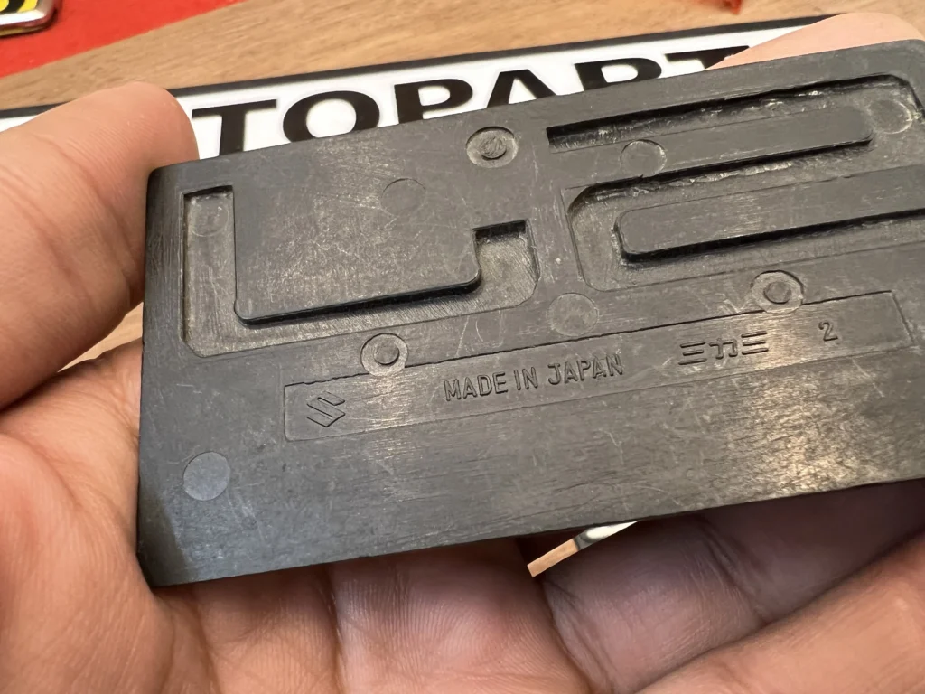 Suzuki samurai SJ410 badge OEM used item (1)