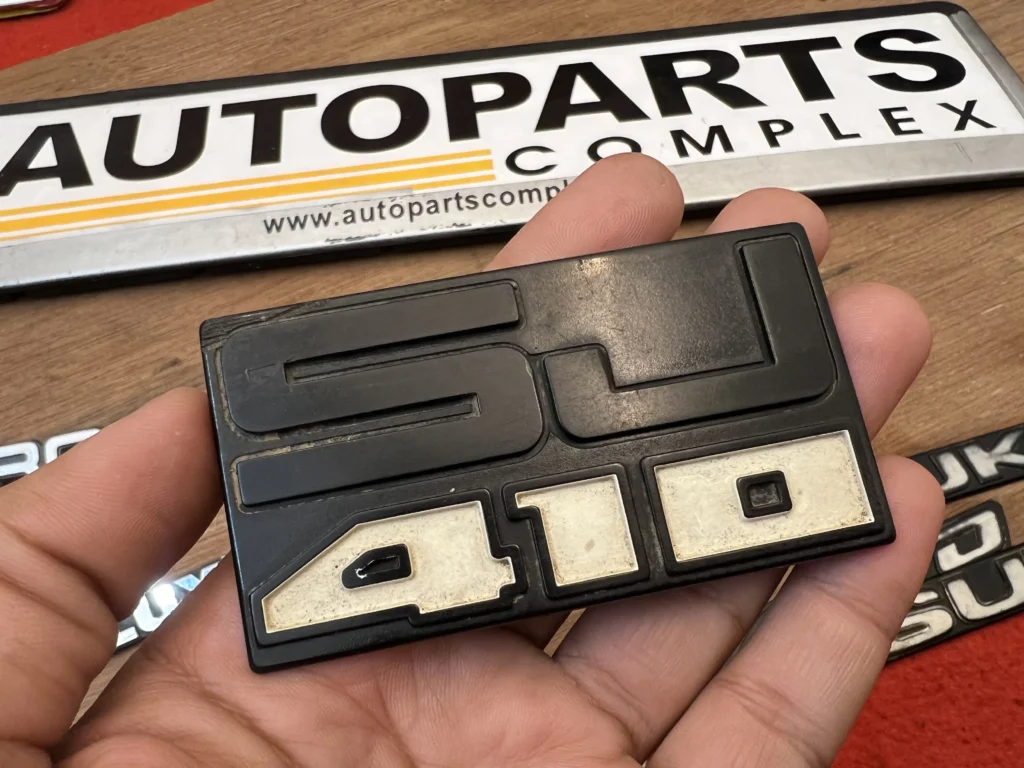 Suzuki samurai SJ410 badge OEM used item (3)