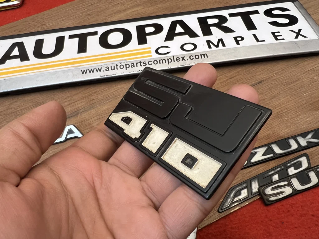 Suzuki samurai SJ410 badge OEM used item (4)