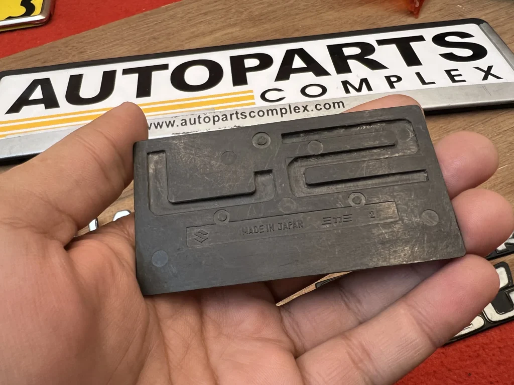 Suzuki samurai SJ410 badge OEM used item (5)