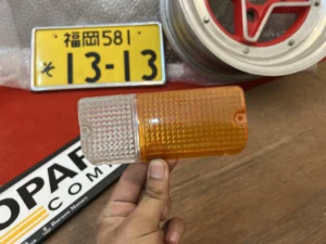 TOYOTA CORONA RT100 RT104 Front Turn Signal Light Lamp Lens left OEM NOS (2)