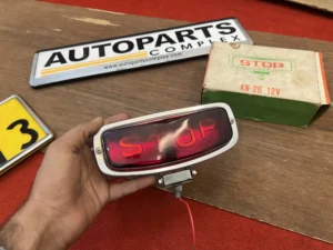 Vintage stop lamp (2)