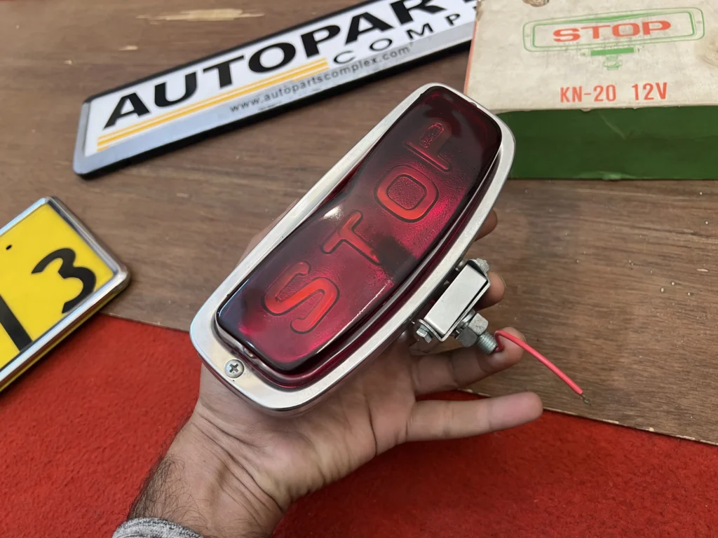 Vintage stop lamp (5)