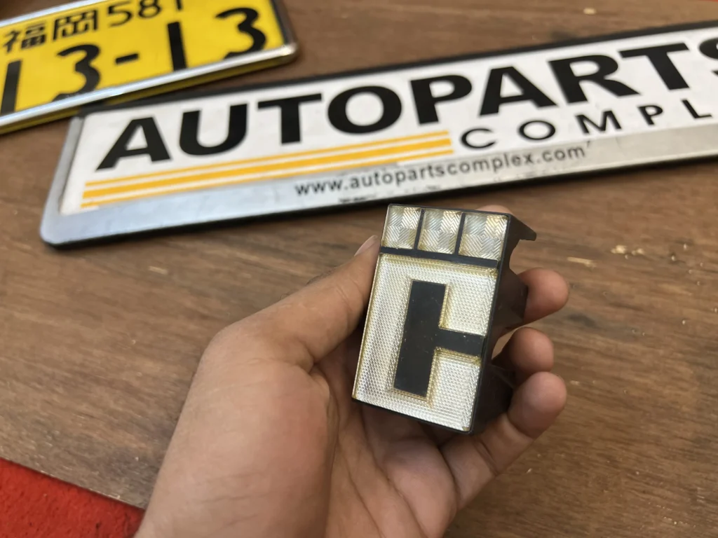 coupe front grille JDM C badge (2)