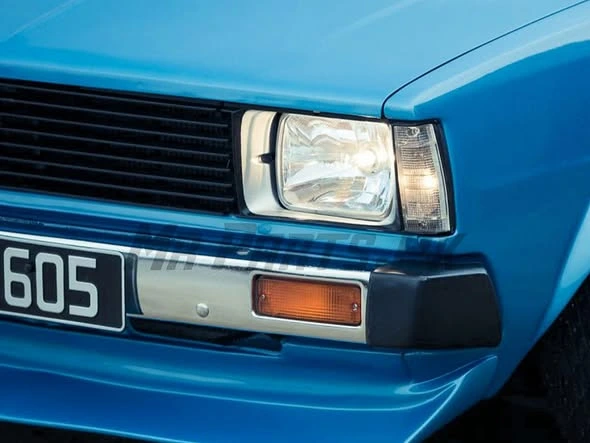 Corolla 1981 chrome headlight bezels 1